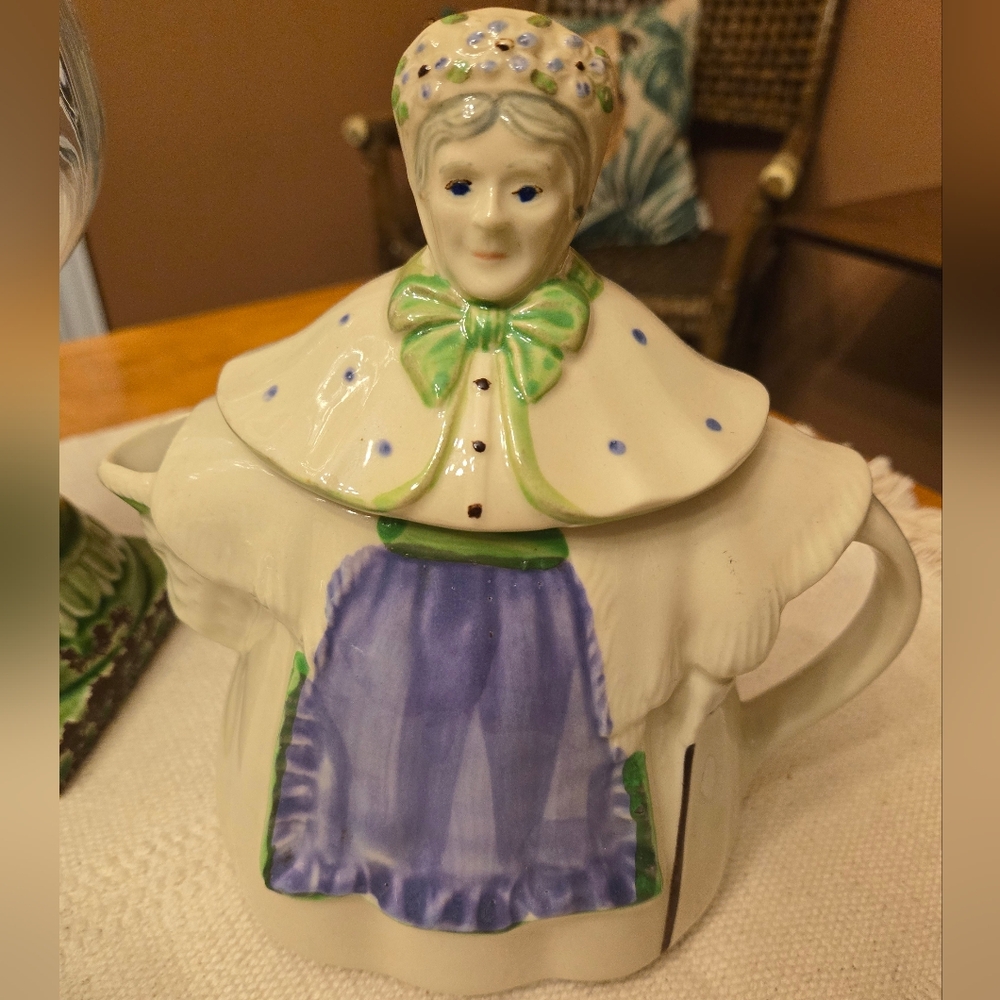 Vintage Granny Ann teapot